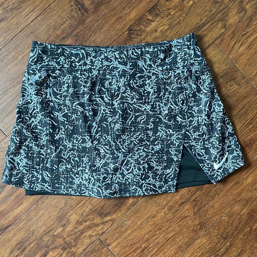 LIKE NEW Nike Golf Skort
